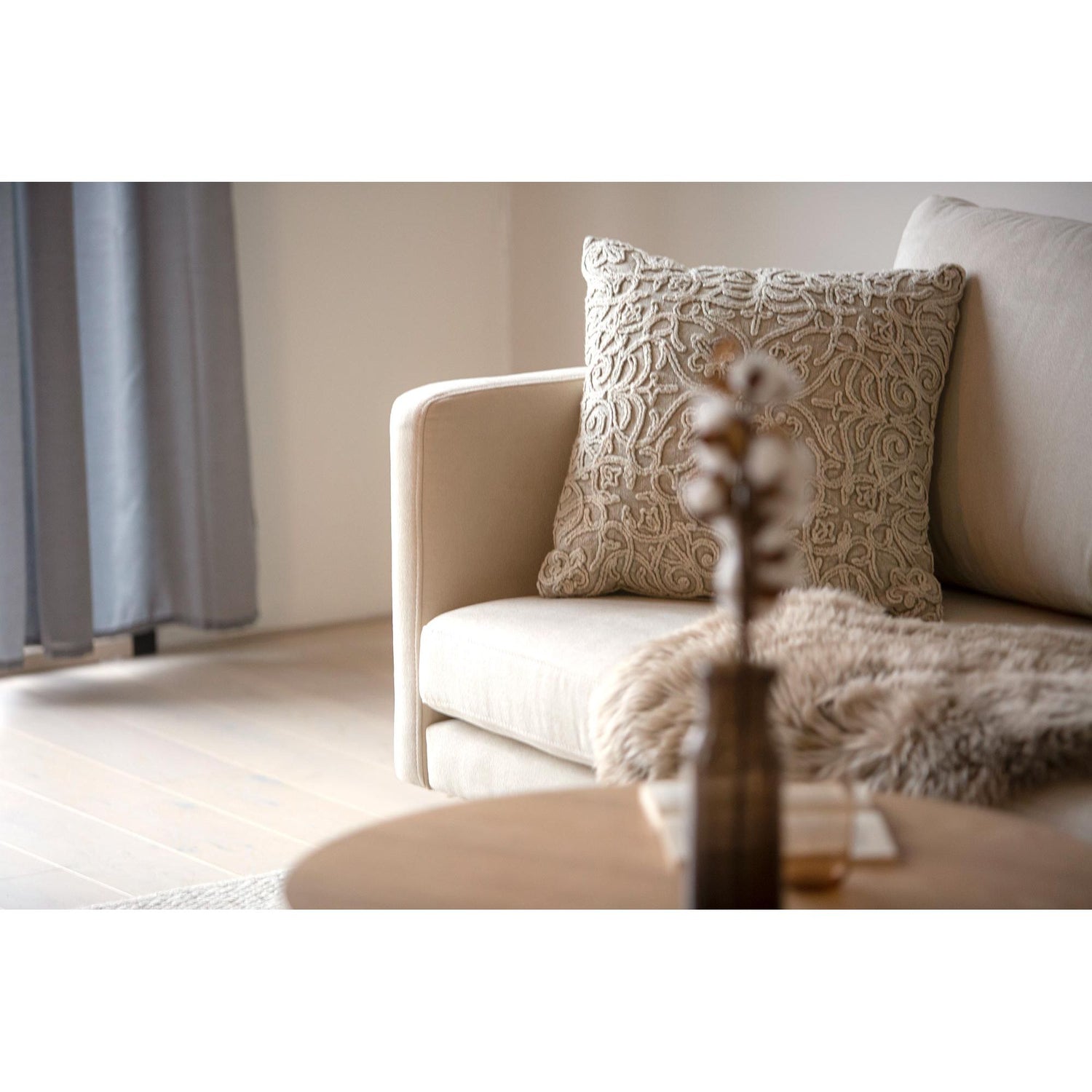 AVAJAISERÄ Scandic Collection Copenhagen 3-istuttava Soro beige-3-istuttava sohva-Scandic collection-Ryhdikäs-Tukeva-Skandinaavinen-Finlandia Living