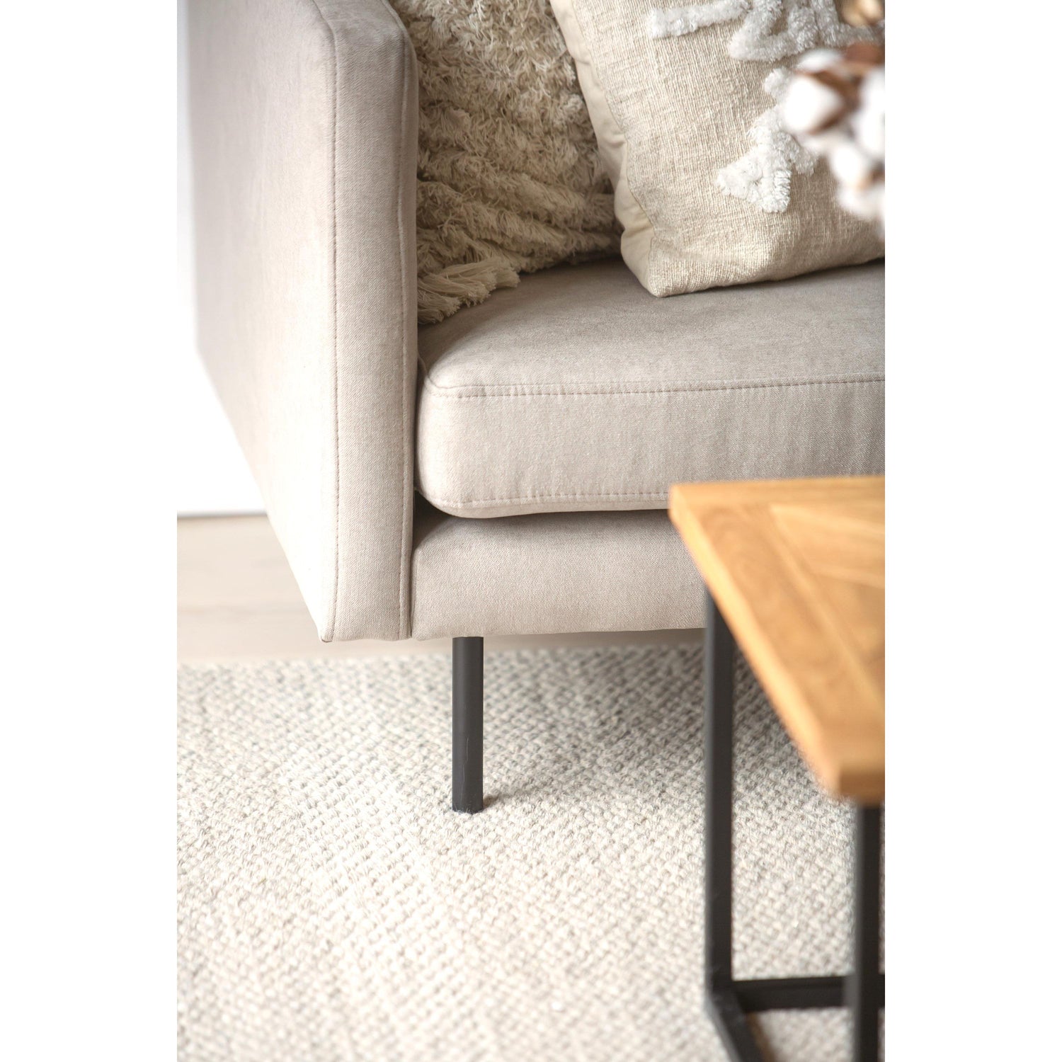 AVAJAISERÄ Scandic Collection Copenhagen 3-istuttava Soro greige-3-istuttava sohva-Scandic collection-Ryhdikäs-Tukeva-Skandinaavinen-Finlandia Living