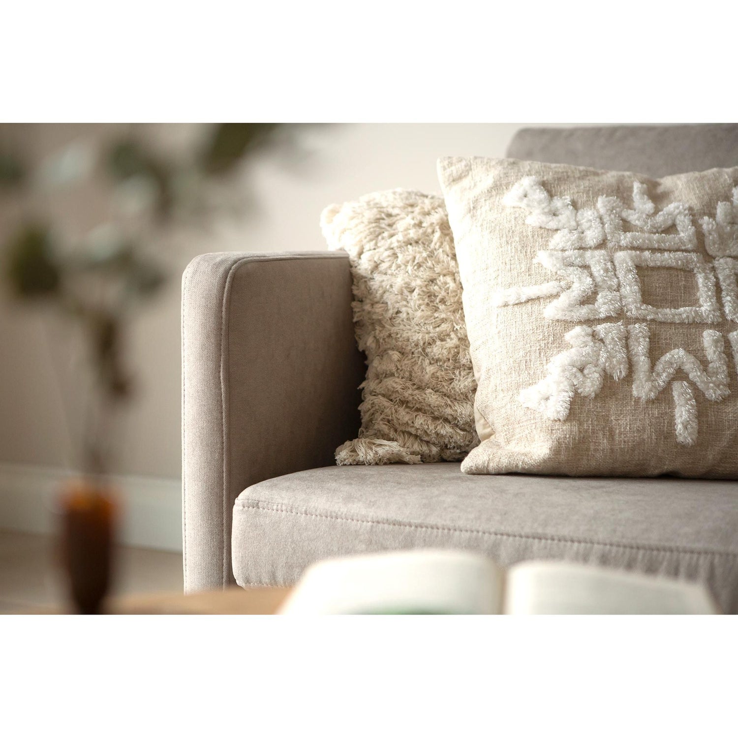 AVAJAISERÄ Scandic Collection Copenhagen 3-istuttava Soro greige-3-istuttava sohva-Scandic collection-Ryhdikäs-Tukeva-Skandinaavinen-Finlandia Living