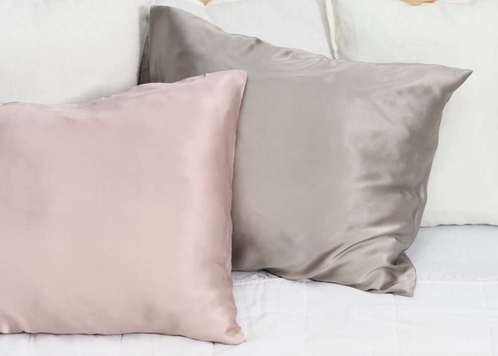 Fanni K Tyynyliina Silk