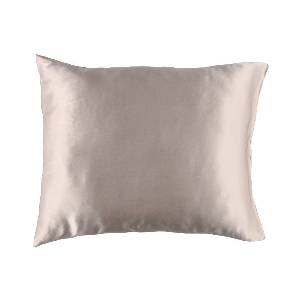 Fanni K Tyynyliina Silk