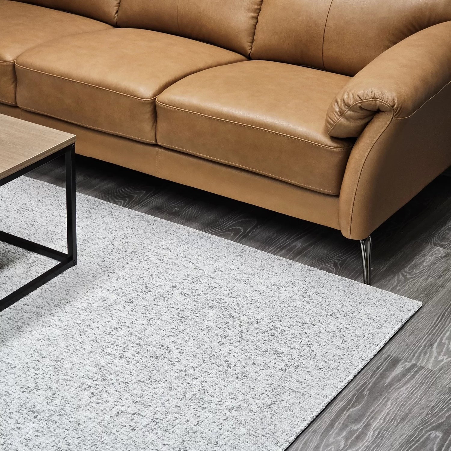 Village's Kuura matto Vaaleanharmaa