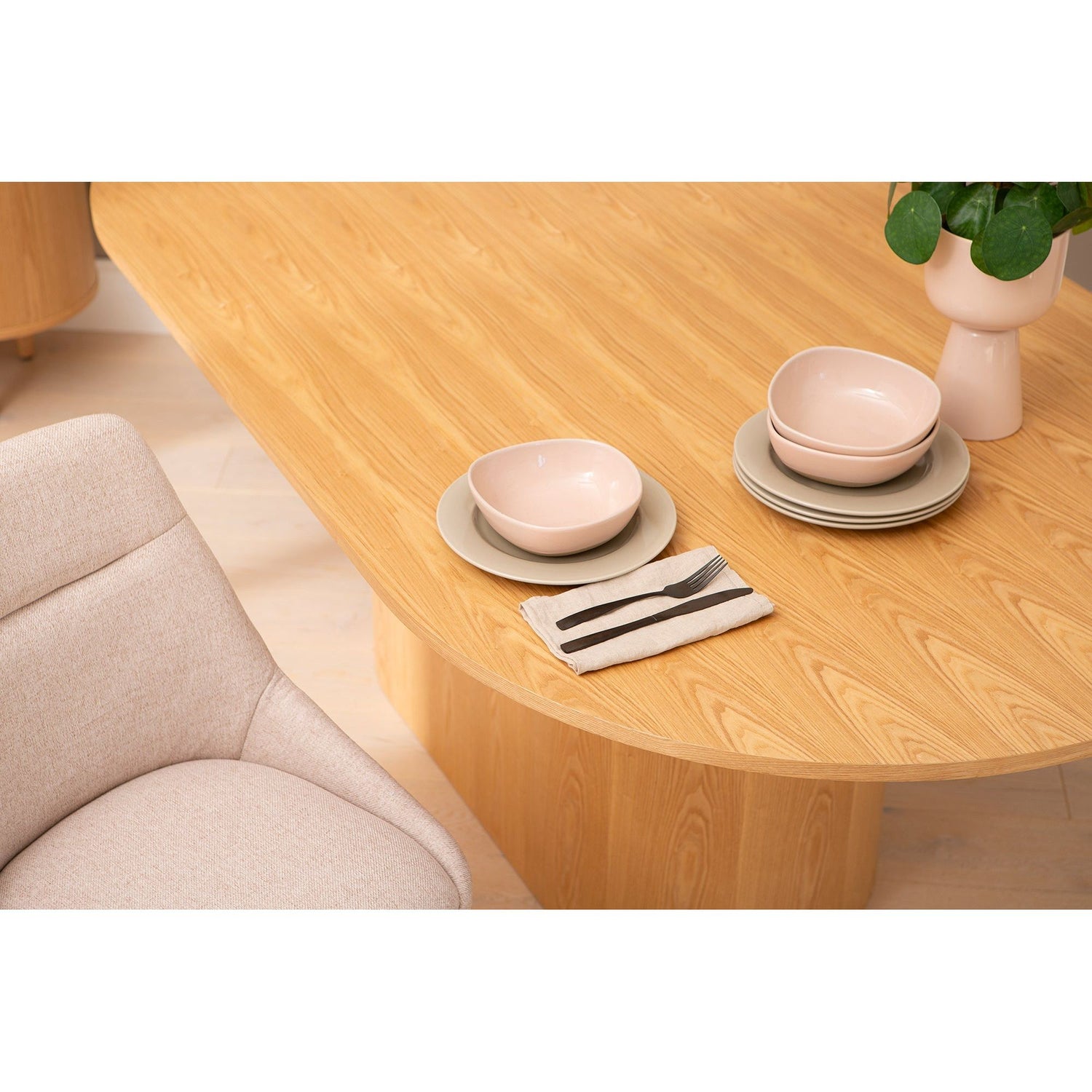 Rotondo ruokapöytä ovaali 110x200cm