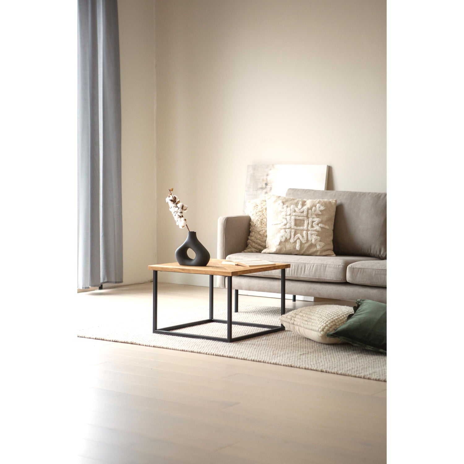 Scandic Collection Copenhagen 3-istuttava, Soro greige-3-istuttava sohva-Scandic collection-Ryhdikäs-Tukeva-Skandinaavinen-Finlandia Living