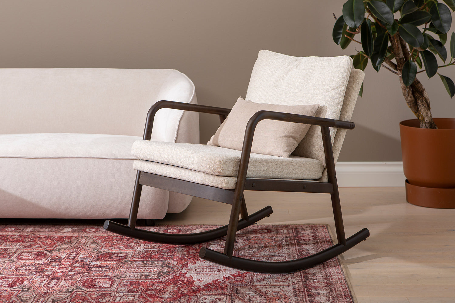 Swan keinutuoli beige