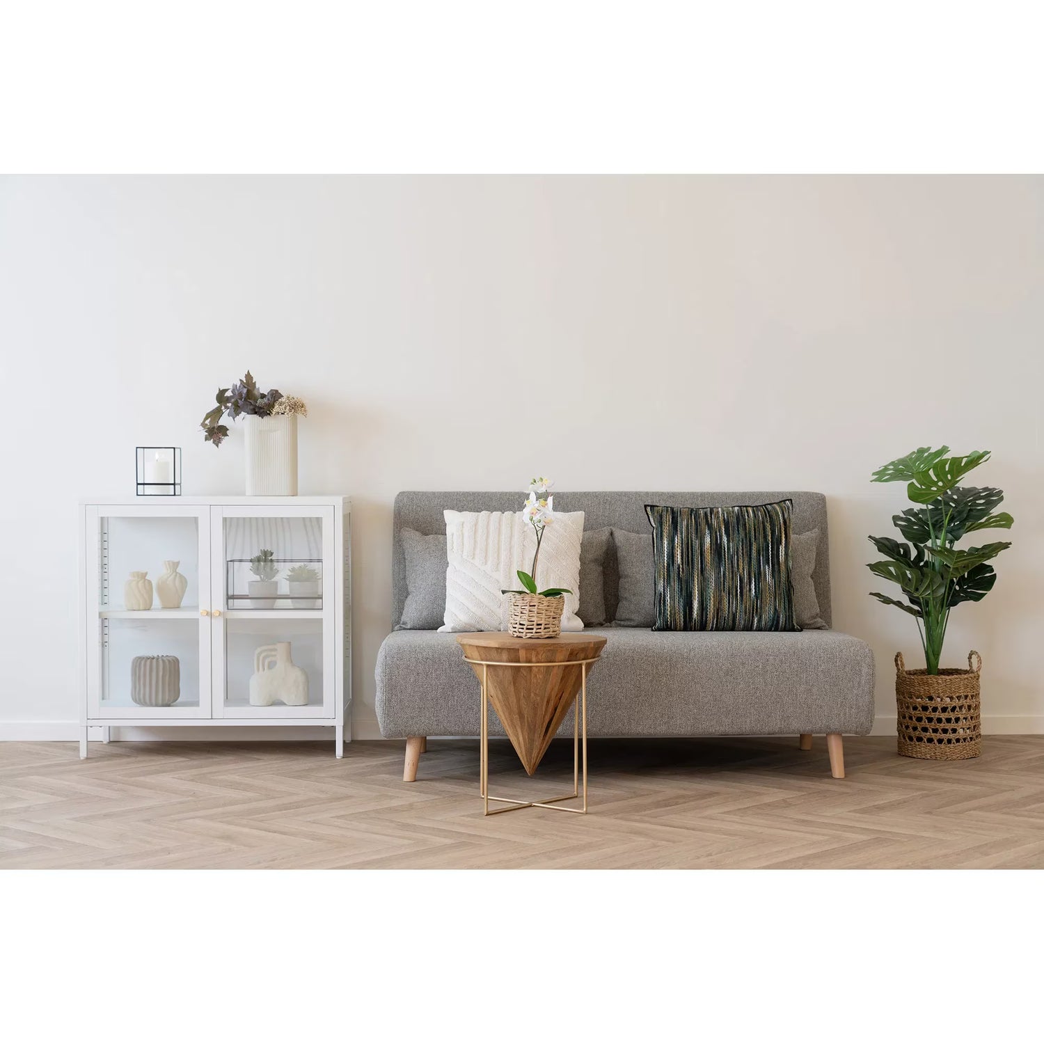 House Nordic dalby vitriinikaappi